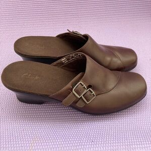 Clarks Leather Slip-On Mules Leather Shoes With Buckle Detail Brown Size 8.5